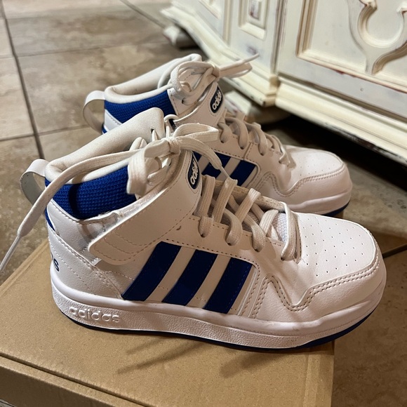 Youth Adidas Postmove Mid Basketball Shoe - Picture 1 of 6